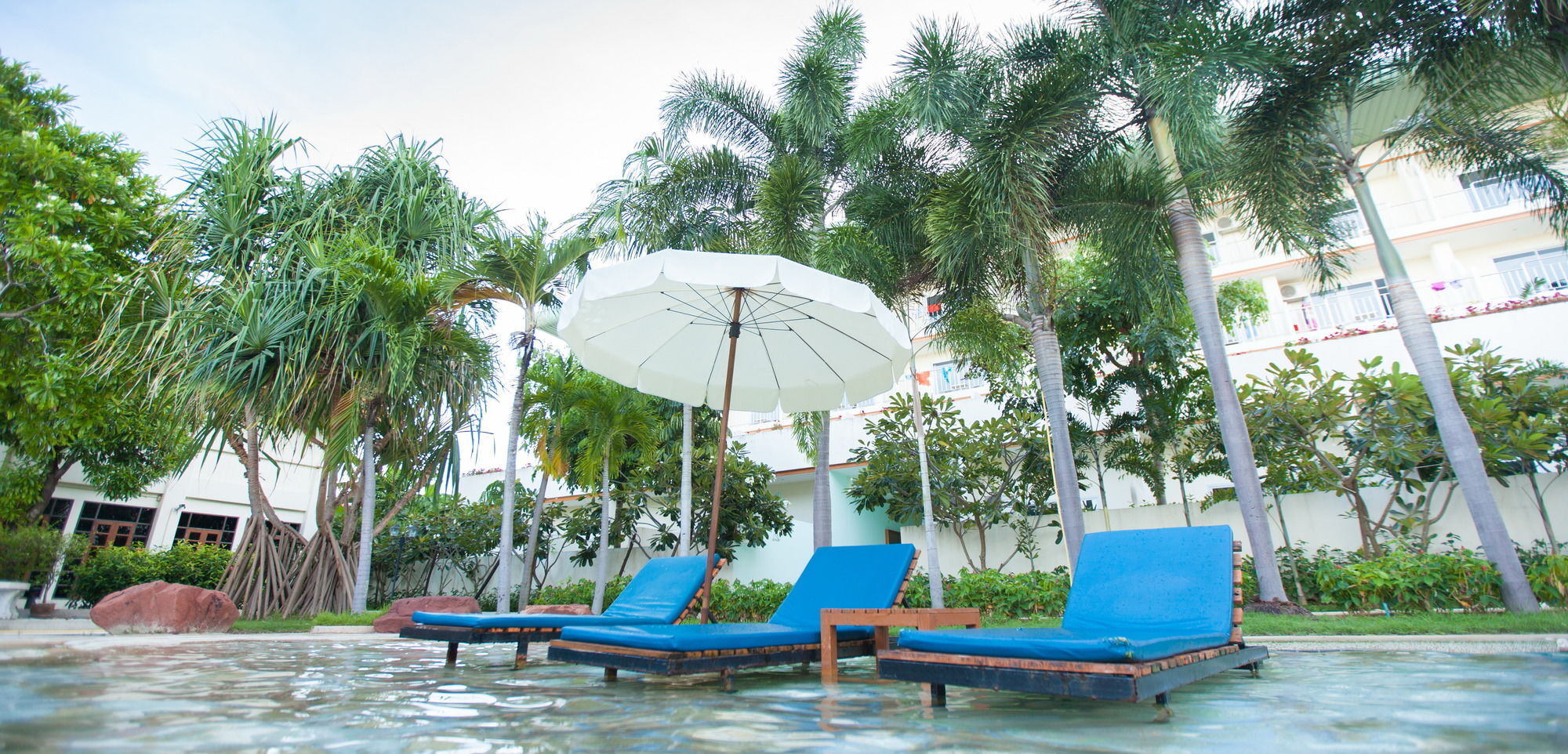 Chalong Beach Hotel Phuket Rawai Exteriér fotografie